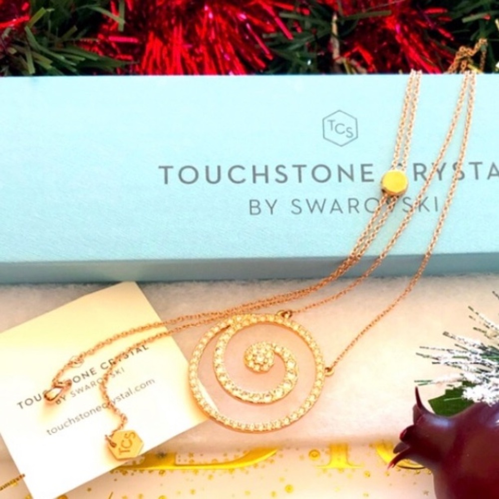 Majestic 💖Whirl Pendant Necklace BNIB Swarovski